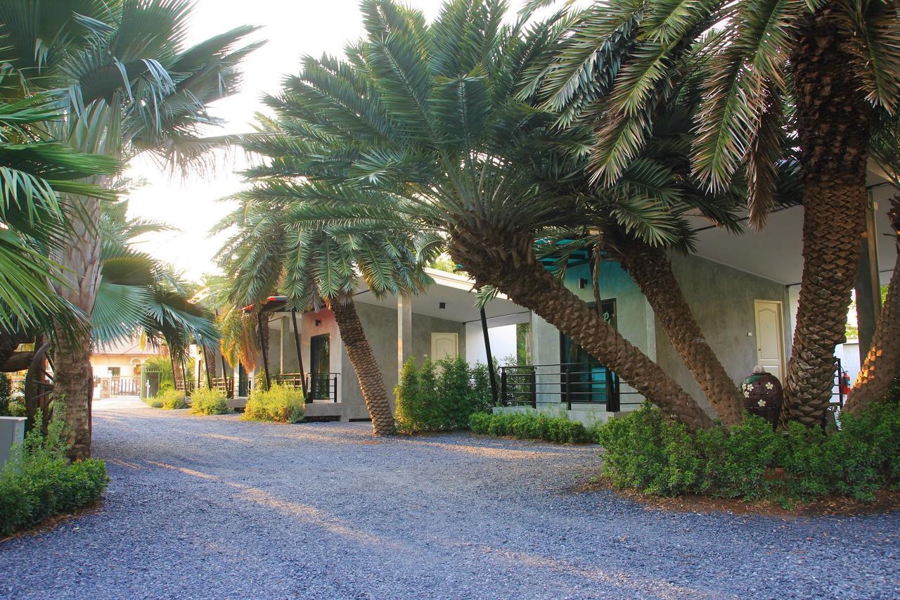 Lopburi Palm Resort Exterior foto